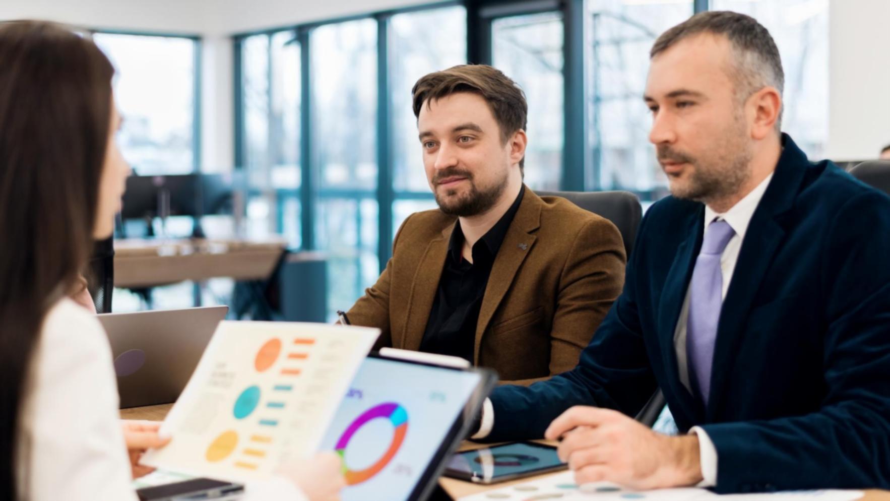 Analyse financière avec graphiques et données budgétaires